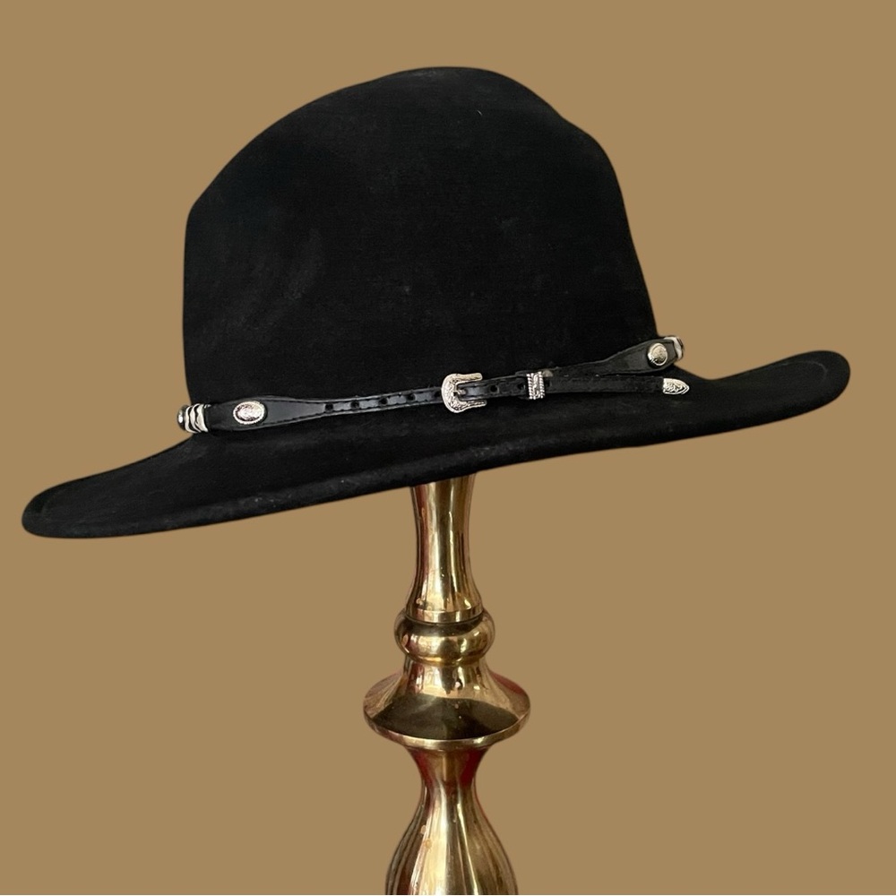 Vintage Cowboy Hat By Country Gentlemen. Made of Lite Felt 100% Wool In Black